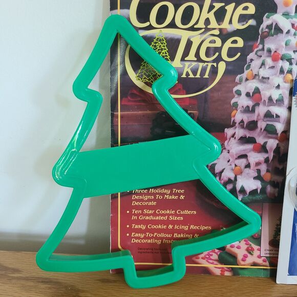 Vintage Wilton Christmas Cookie Cutter Bundle - Wilton Stars, Christmas Tree - Picture 2 of 5